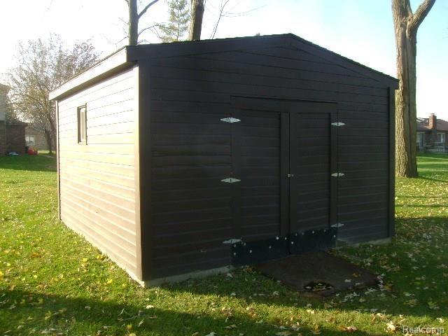 38883 Westchester Road Sterling Heights, MI 48310 - Photo 17 of 17 DSC07440.JPG