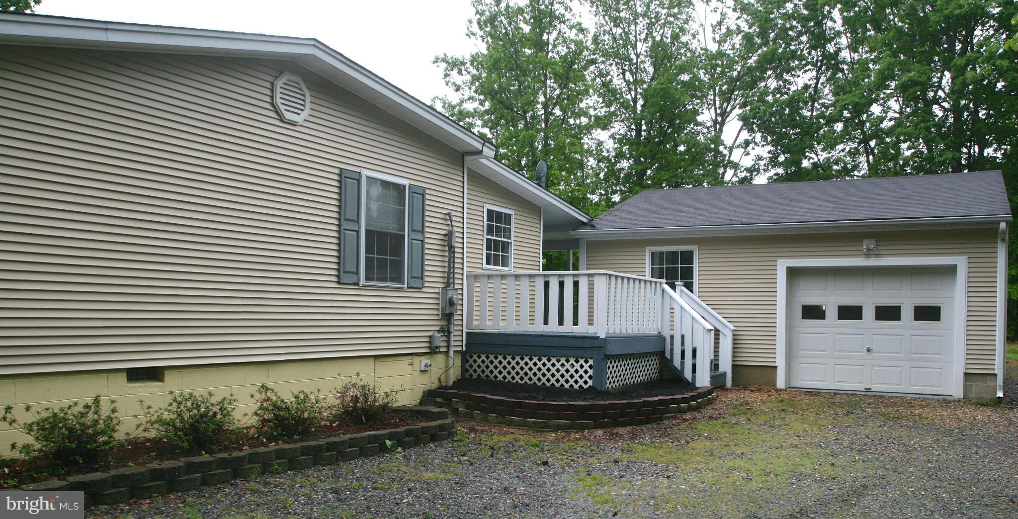 7054 Tanglewood Road Spotsylvania, VA 22551 - Photo 4 of 18 Side View of Exterior