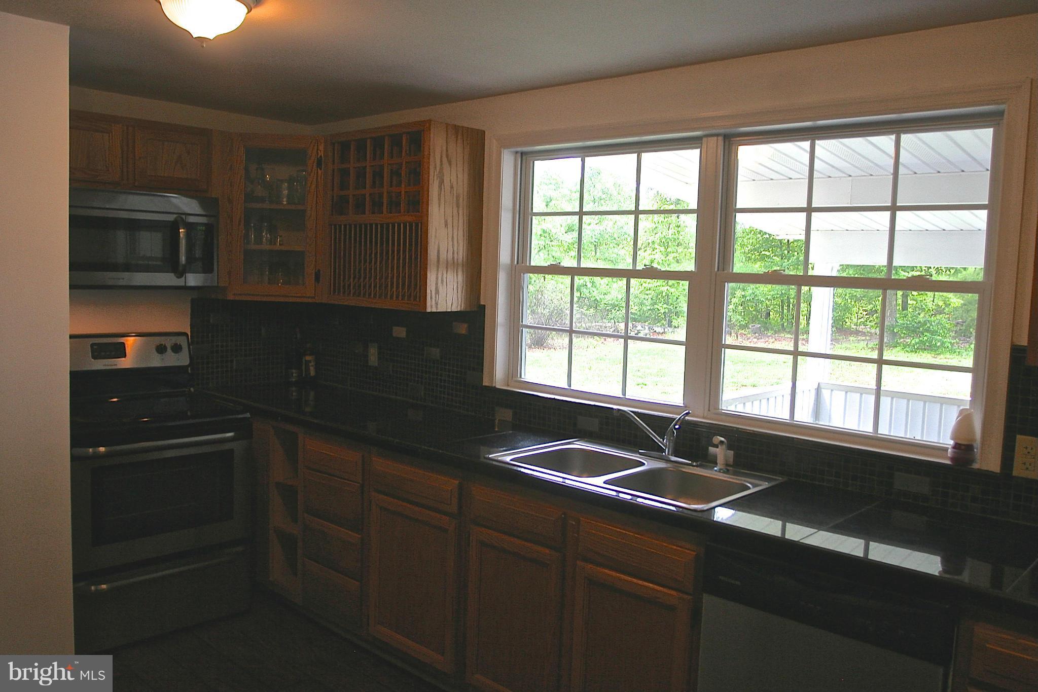7054 Tanglewood Road Spotsylvania, VA 22551 - Photo 9 of 18 Kitchen