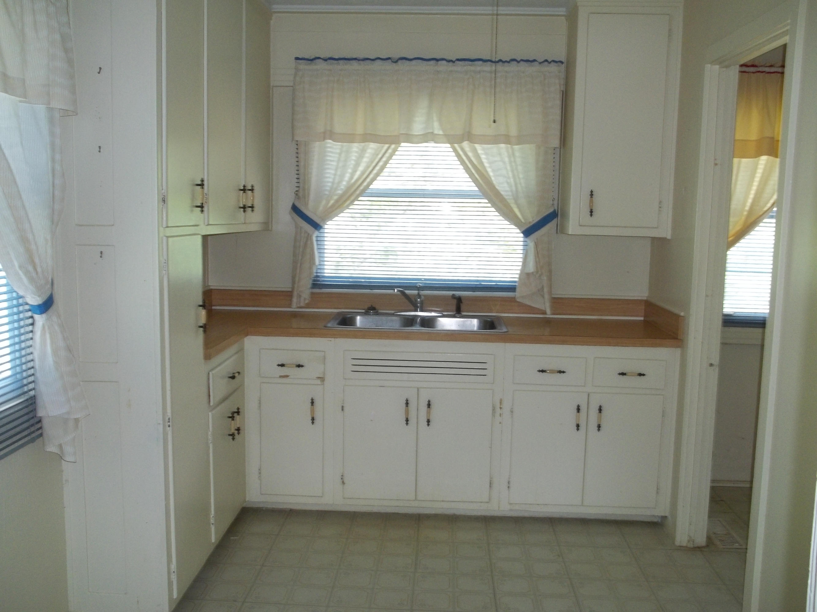 150 Outer Drive Oak Ridge, TN 37830 - Photo 11 of 16 100_5676