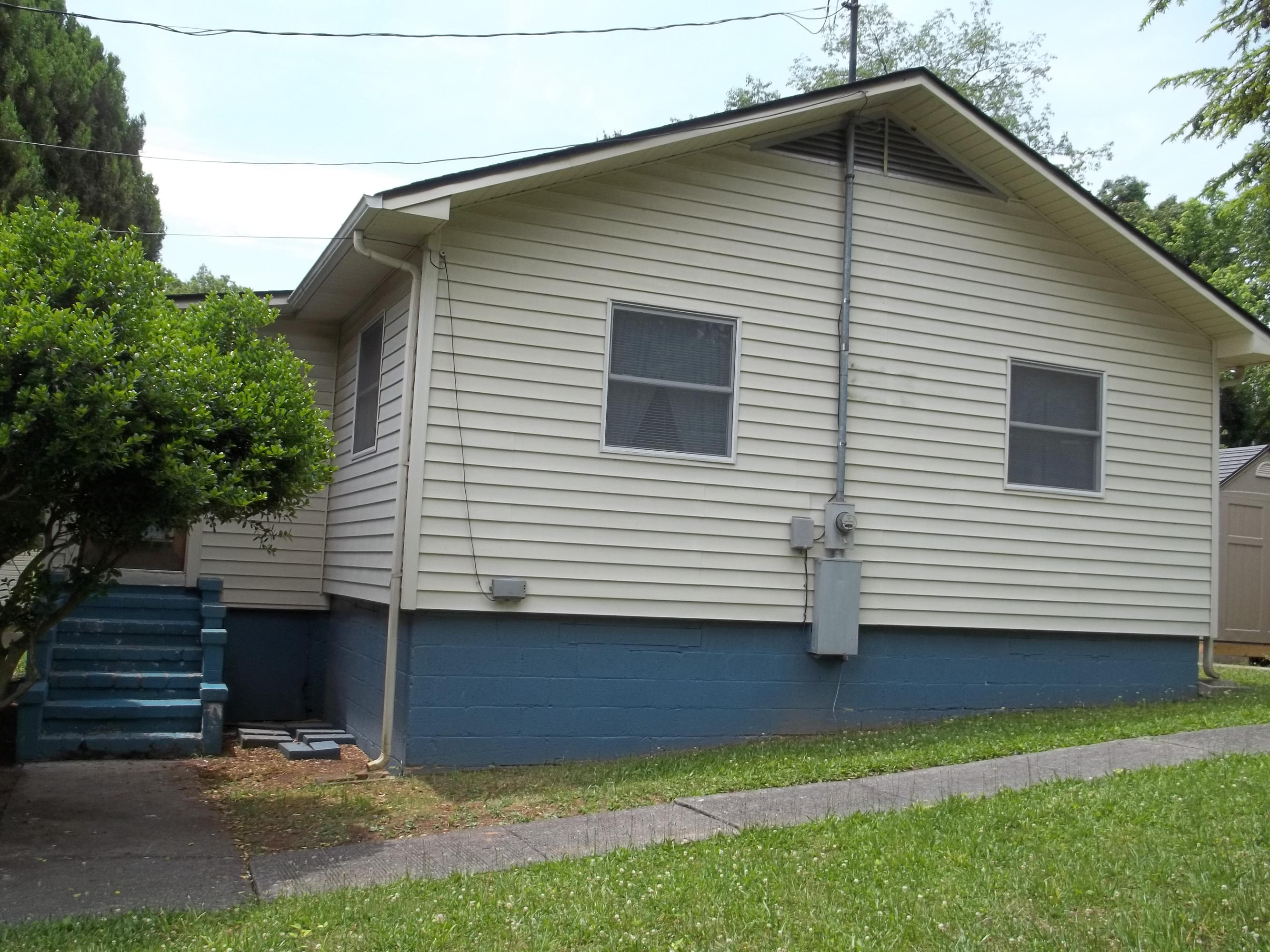 150 Outer Drive Oak Ridge, TN 37830 - Photo 3 of 16 100_5664