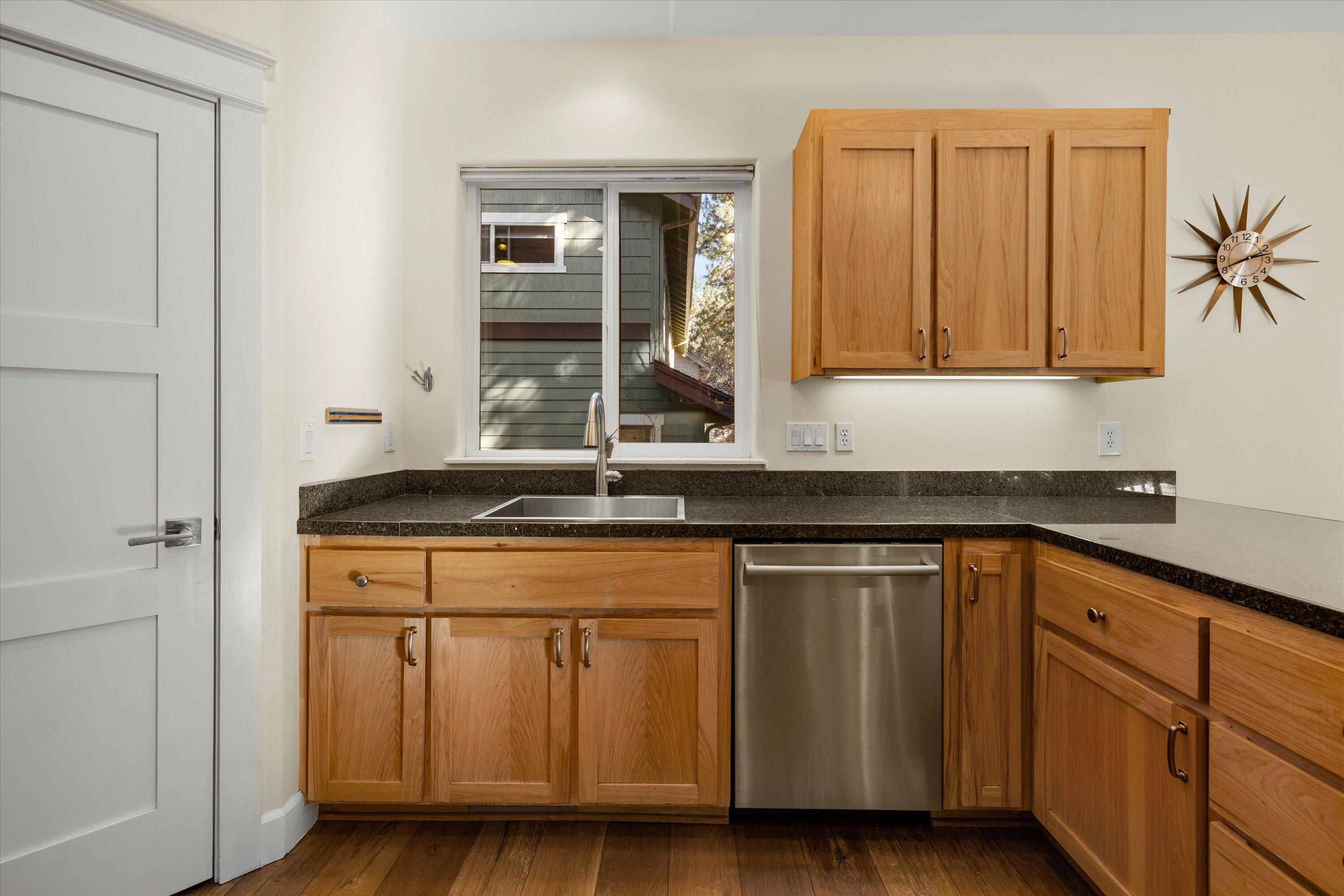 1066 Northwest Stannium Road Bend, OR 97703 - Photo 14 of 46 14-20260205 JILL ROSELL-20