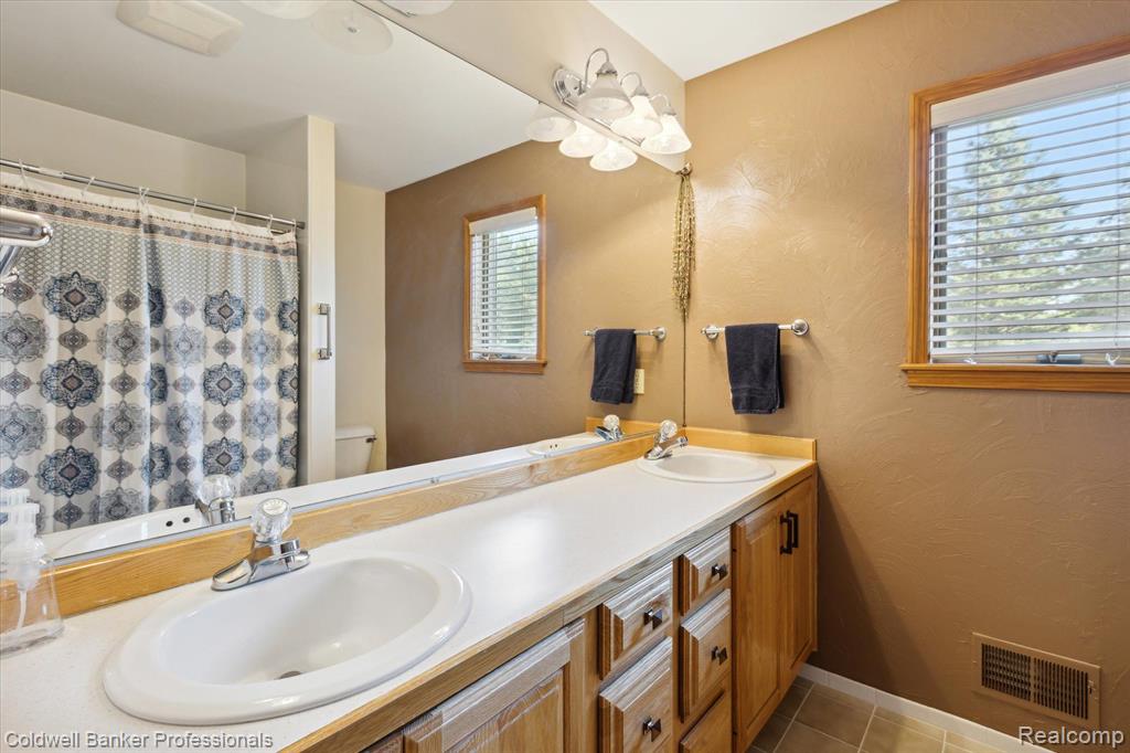 6443 Coldwater Road Flushing, MI 48433 - Photo 25 of 41