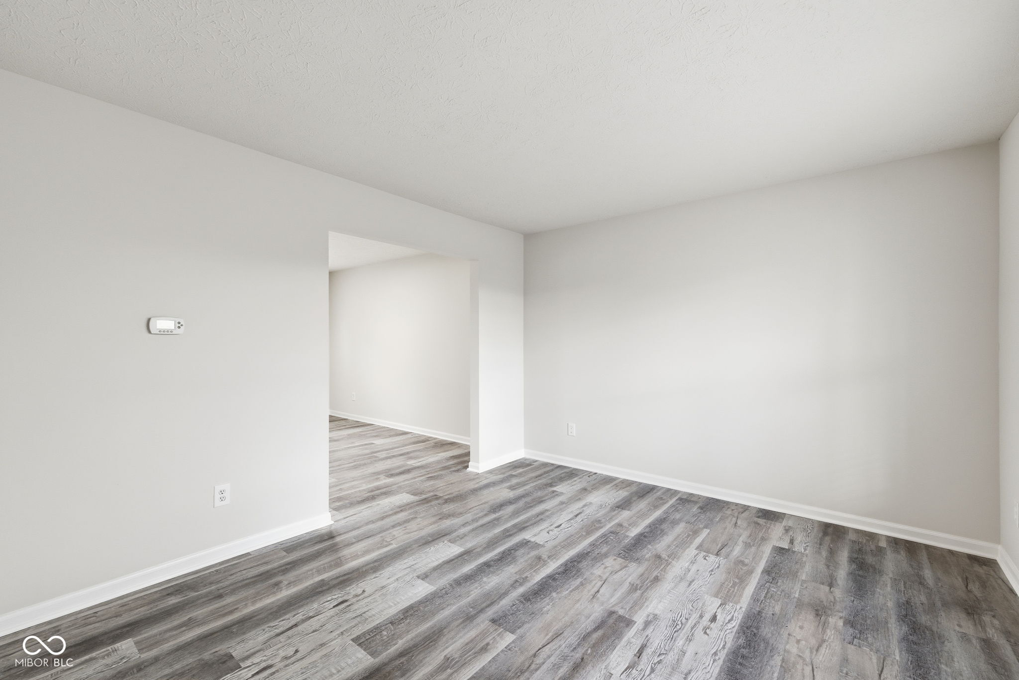 3448 Waterloo Drive Indianapolis, IN 46268 - Photo 4 of 42