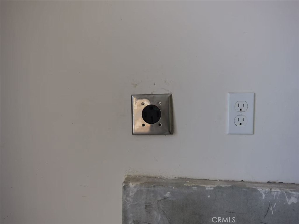 1670 Grass Valley Road Lake Arrowhead, CA 92352 - Photo 31 of 31 240V EV Charger Port