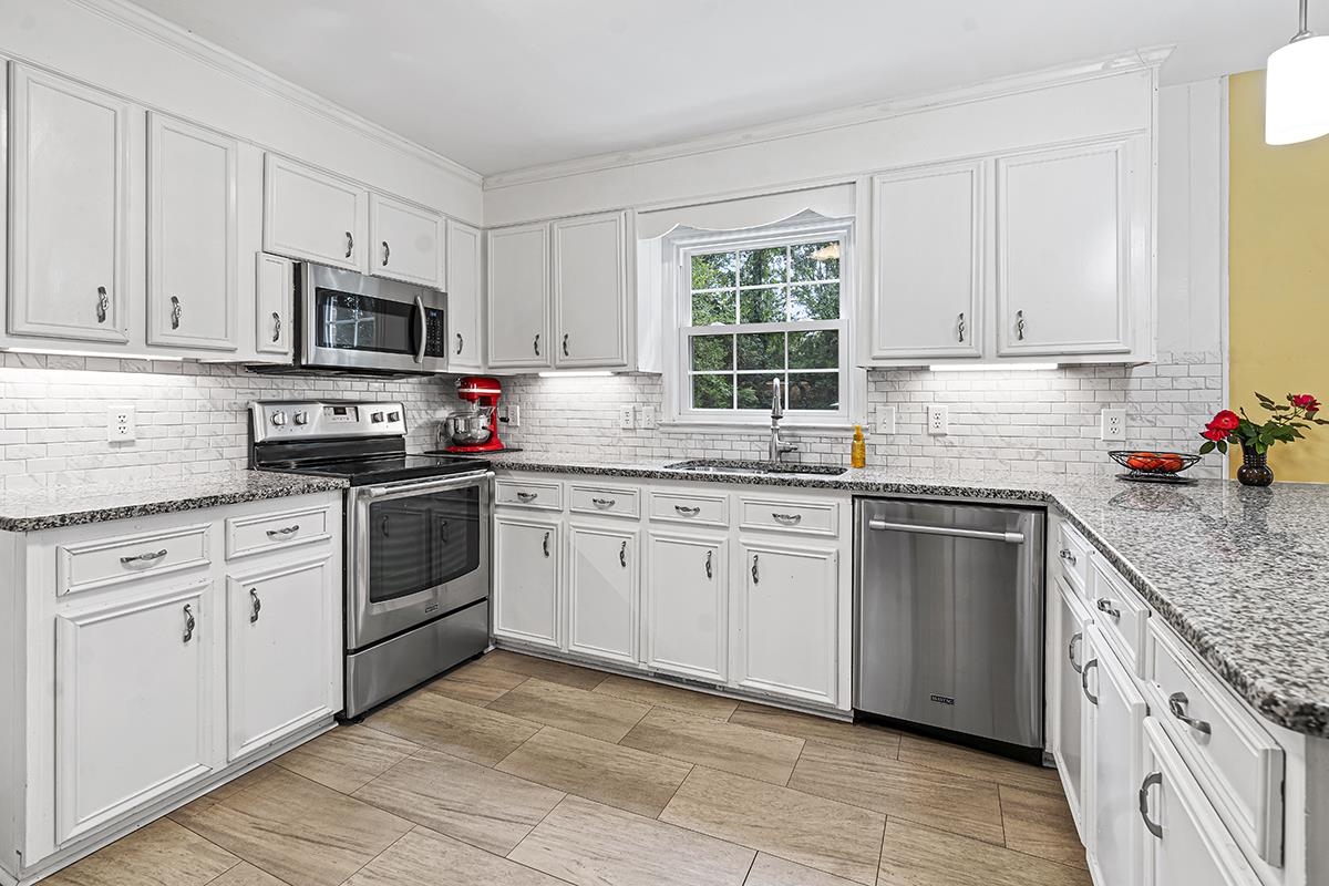 110 Bedford Road Greenwood, SC 29649 - Photo 4 of 24 Gallery Image 4
