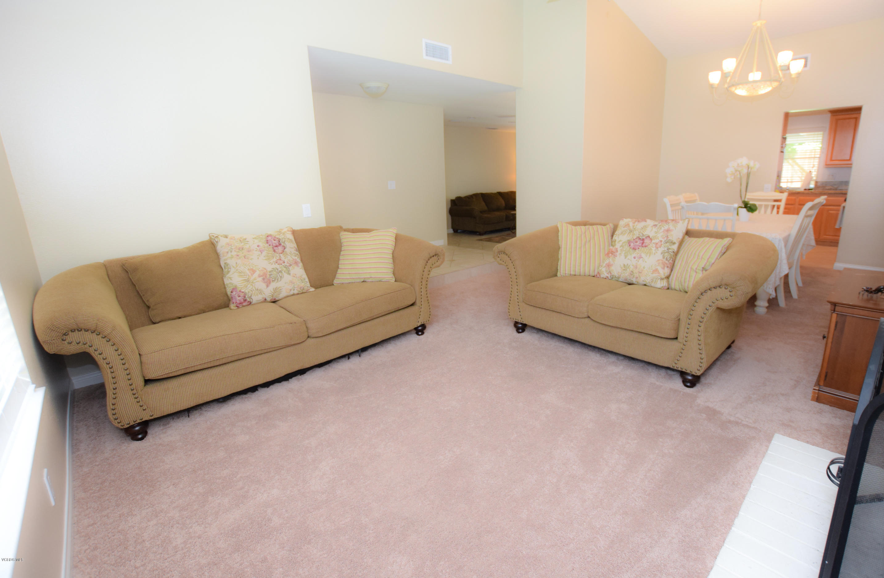 13133 East Annette Street Moorpark, CA 93021 - Photo 2 of 20 13133 annette (1 of 19)