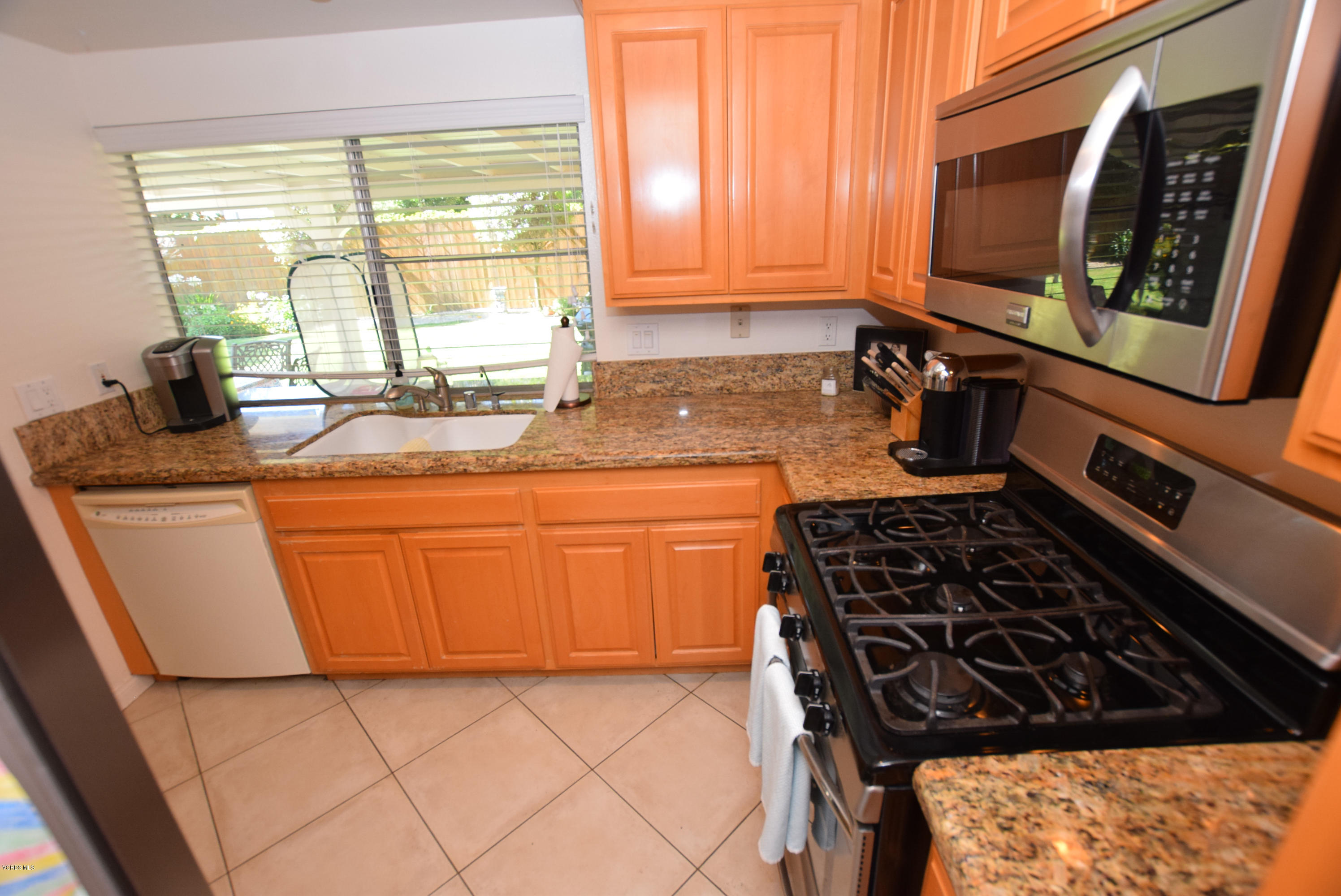 13133 East Annette Street Moorpark, CA 93021 - Photo 7 of 20 13133 annette (5 of 19)