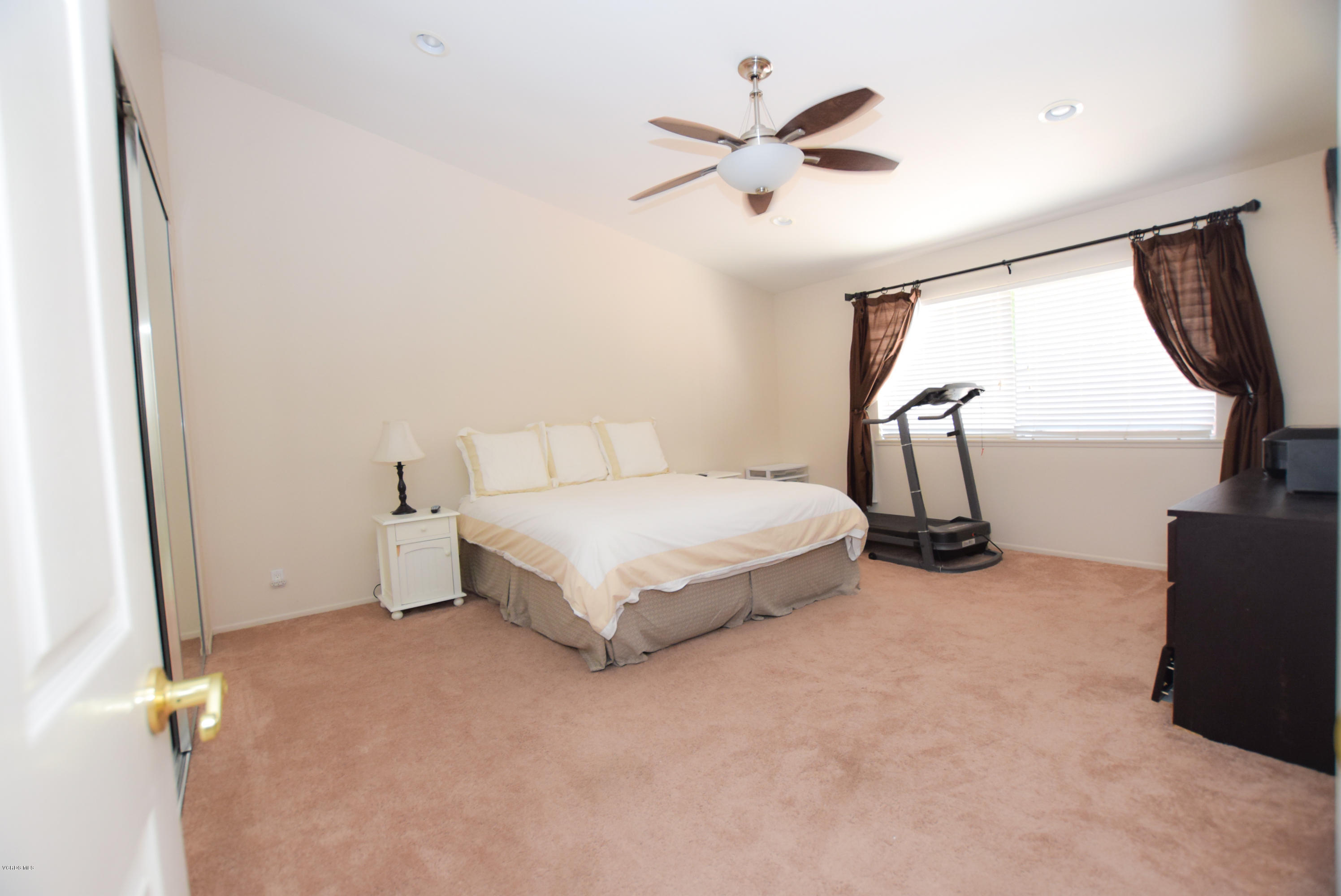 13133 East Annette Street Moorpark, CA 93021 - Photo 9 of 20 13133 annette (10 of 19)