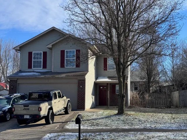 $297,900 | 527 Cobblestone Court, Bloomington, IN 47403