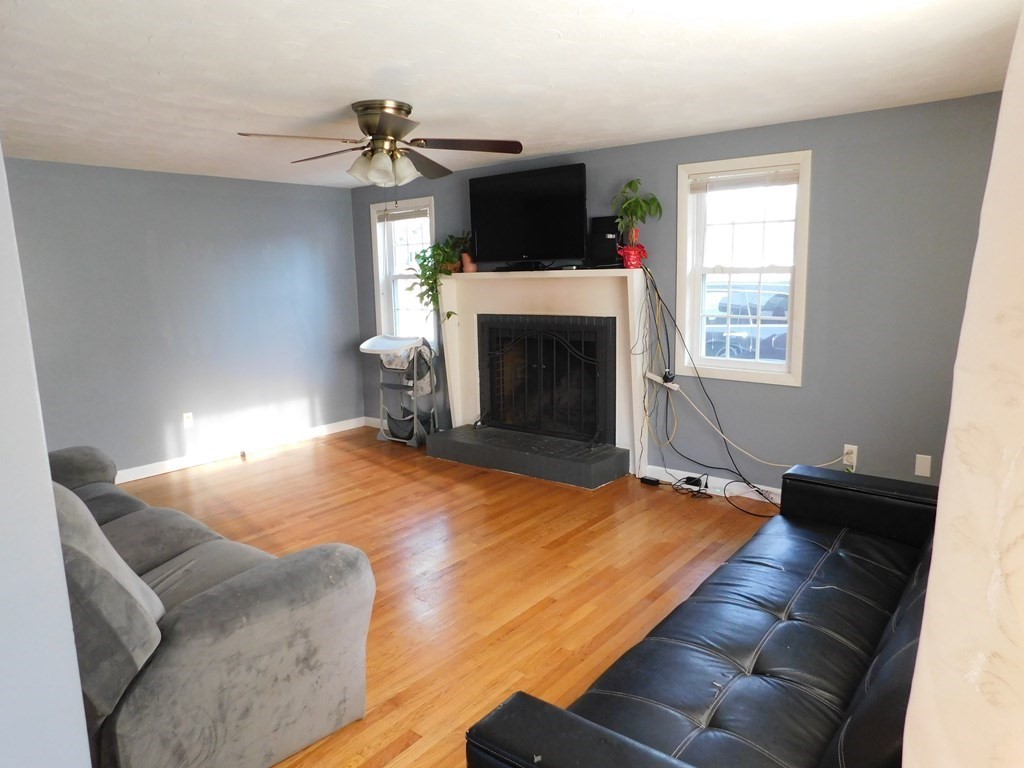 27 Newhouse Street Springfield, MA 01118 - Photo 23 of 36 Gallery Image 23