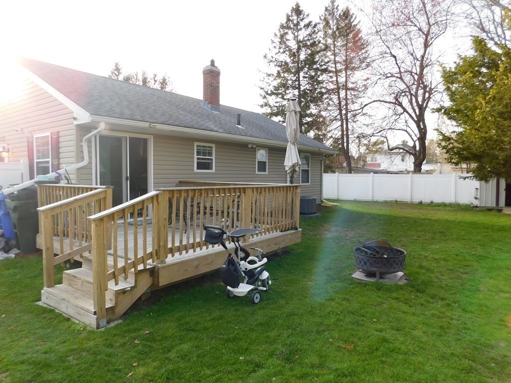 27 Newhouse Street Springfield, MA 01118 - Photo 4 of 36 Gallery Image 4