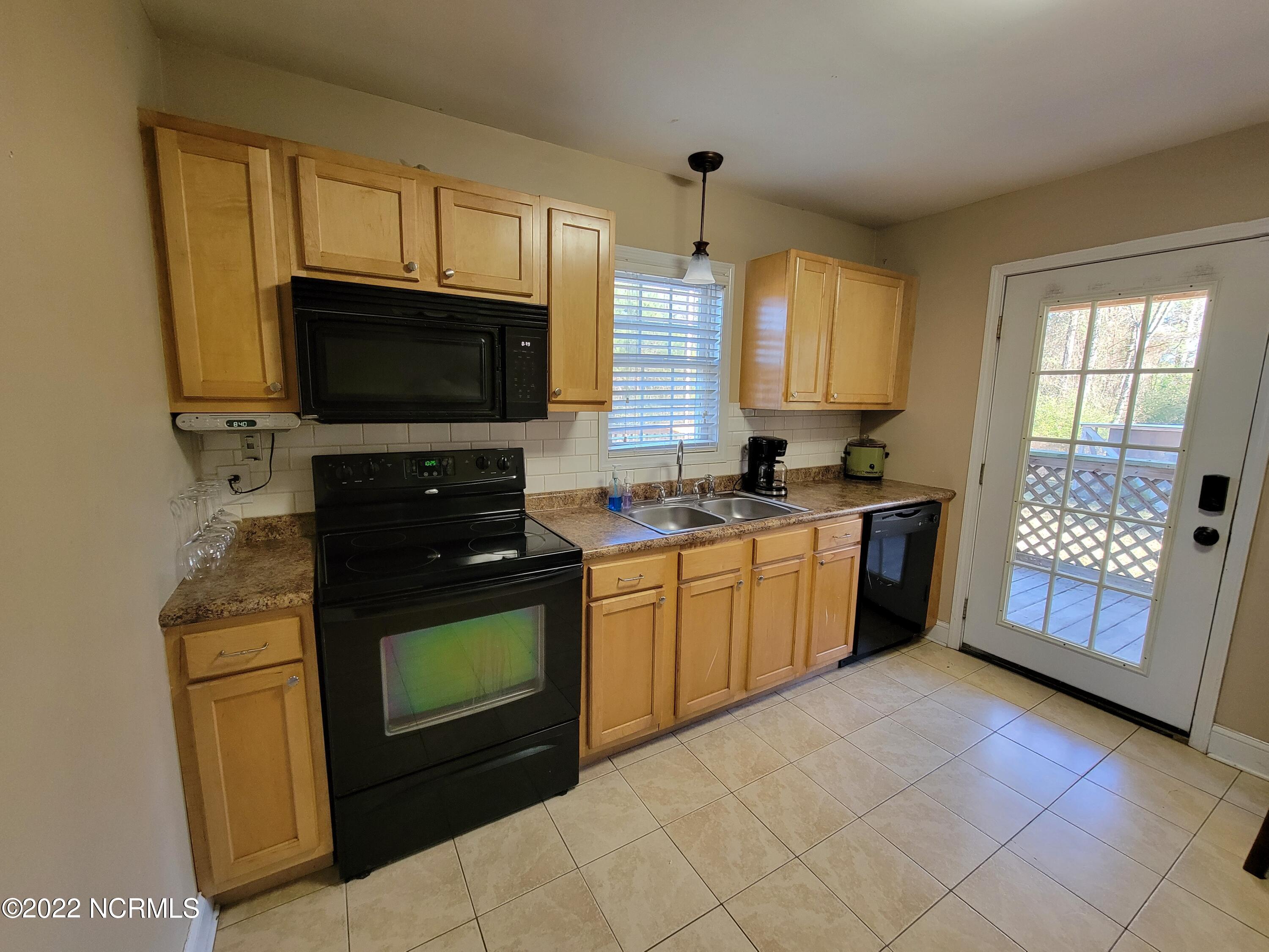417 Fountaintown Road Beulaville, NC 28518 - Photo 11 of 24 20220112_102524