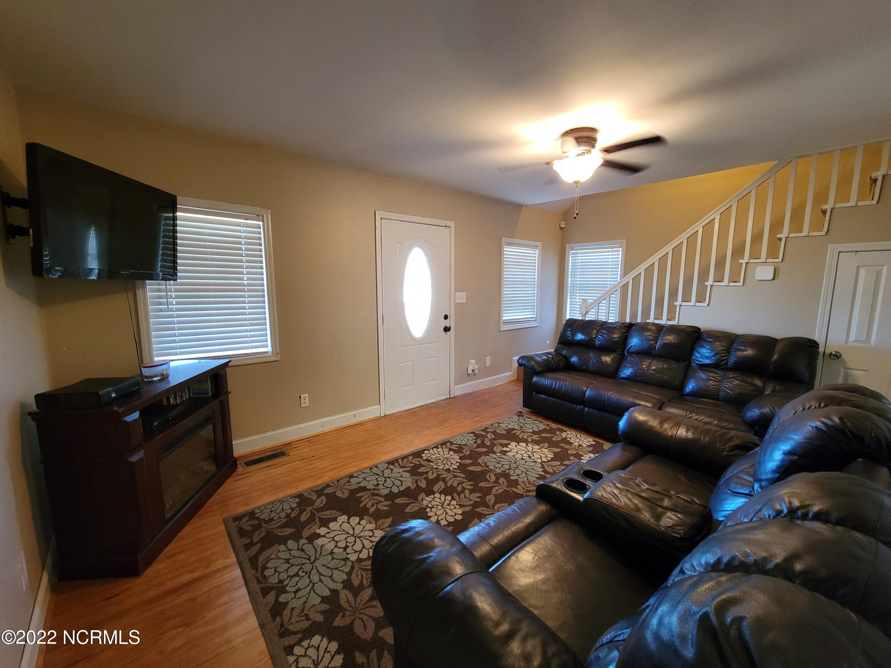 417 Fountaintown Road Beulaville, NC 28518 - Photo 8 of 24 20220112_102450