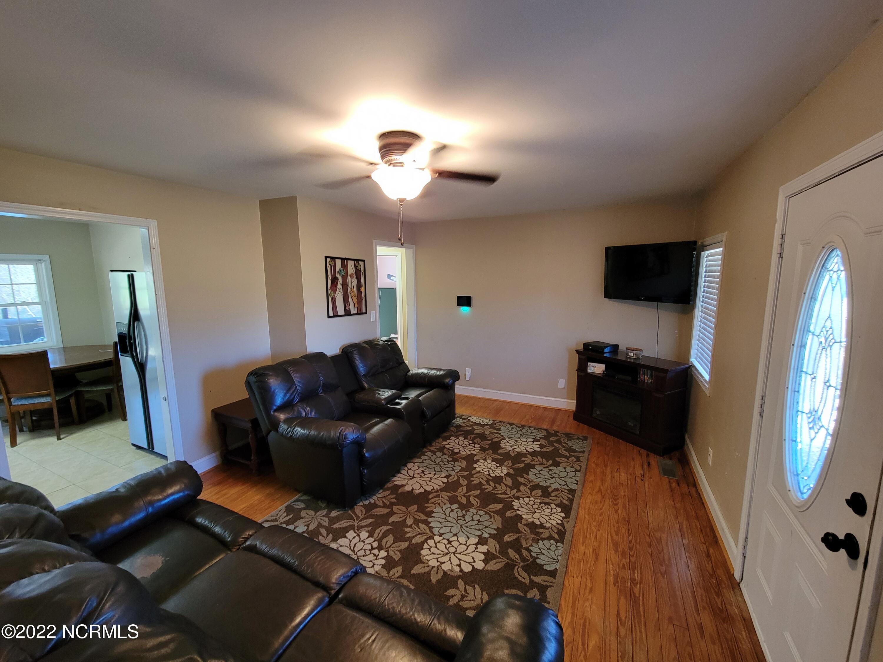 417 Fountaintown Road Beulaville, NC 28518 - Photo 9 of 24 20220112_102502