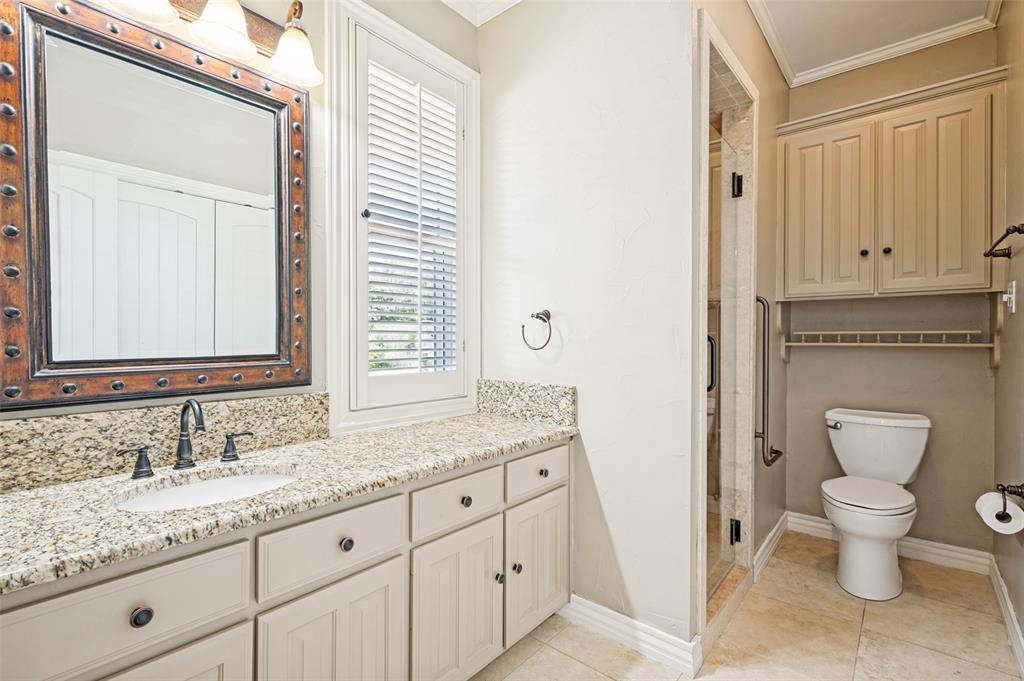 9 Country Ridge Road Melissa, TX 75454 - Photo 23 of 37 The bath attached this this room. Has tastful handles installed.