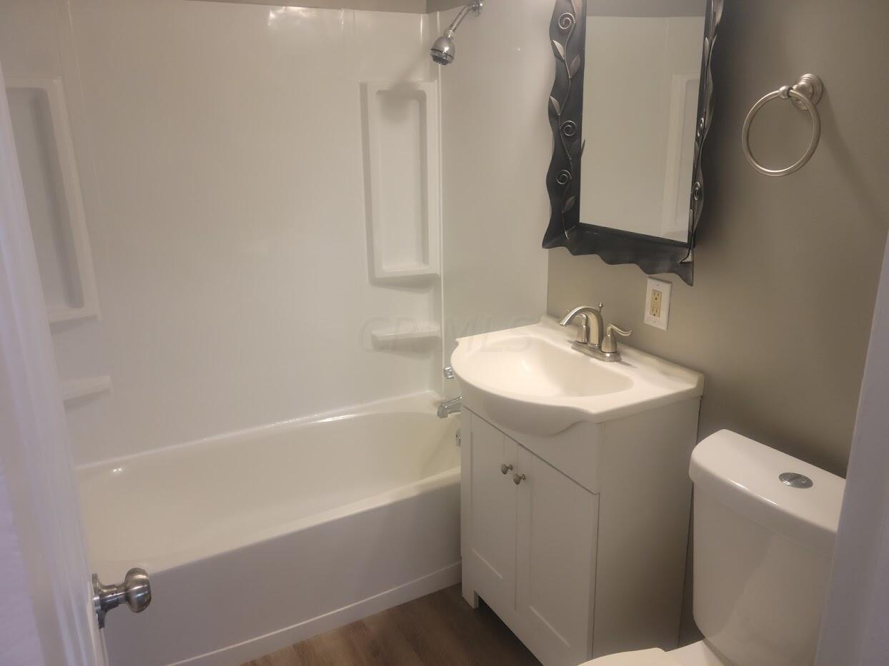 821 Exeter Road Whitehall, OH 43213 - Photo 17 of 20 Bathroom