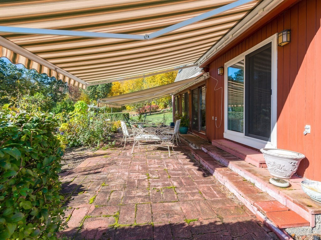 15 Dewitt Road Sutton, MA 01590 - Photo 3 of 30 Gallery Image 3