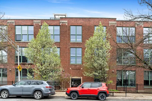 $325,000 | 2650 West Belden Avenue, Unit 215, Chicago, IL 60647