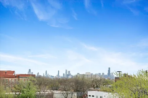 $325,000 | 2650 West Belden Avenue, Unit 215, Chicago, IL 60647