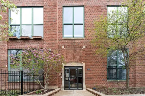 $325,000 | 2650 West Belden Avenue, Unit 215, Chicago, IL 60647