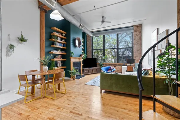 $325,000 | 2650 West Belden Avenue, Unit 215, Chicago, IL 60647