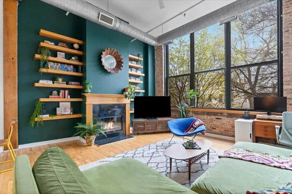 $325,000 | 2650 West Belden Avenue, Unit 215, Chicago, IL 60647