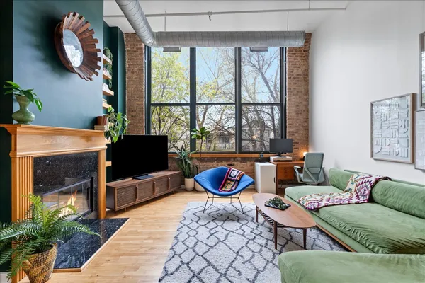 $325,000 | 2650 West Belden Avenue, Unit 215, Chicago, IL 60647