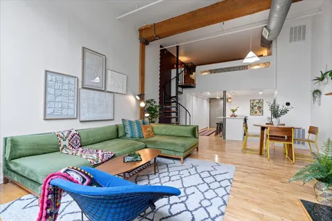 $325,000 | 2650 West Belden Avenue, Unit 215, Chicago, IL 60647