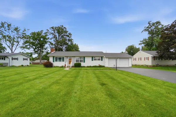 $248,500 | 402 Woodlawn Drive, Wapakoneta, OH 45895