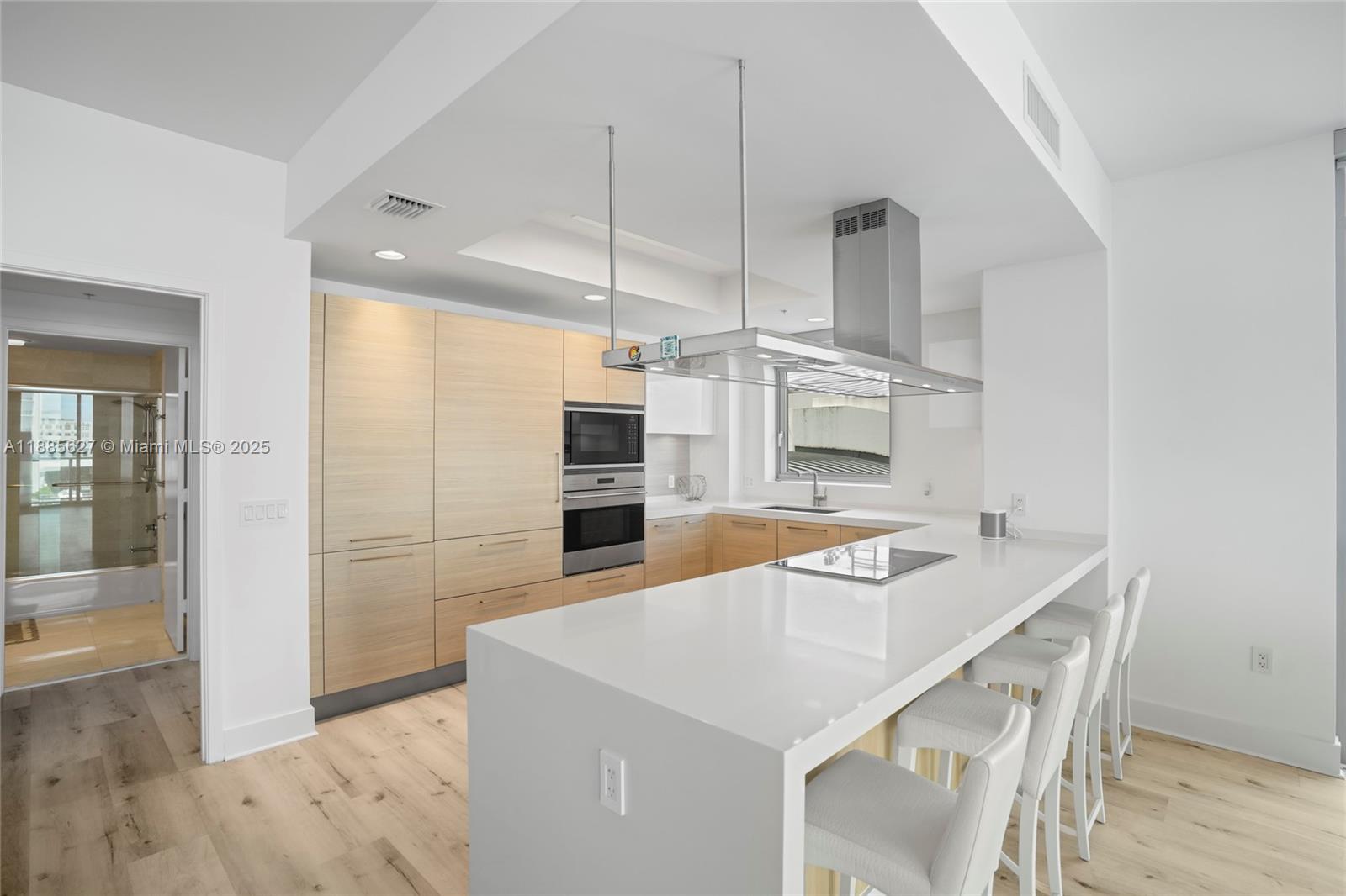 17111 Biscayne Boulevard, Unit 401 North Miami Beach, FL 33160 - Photo 11 of 66