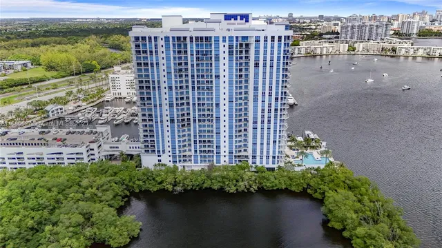 $1,375,000 | 17111 Biscayne Boulevard, Unit 401, North Miami Beach, FL 33160