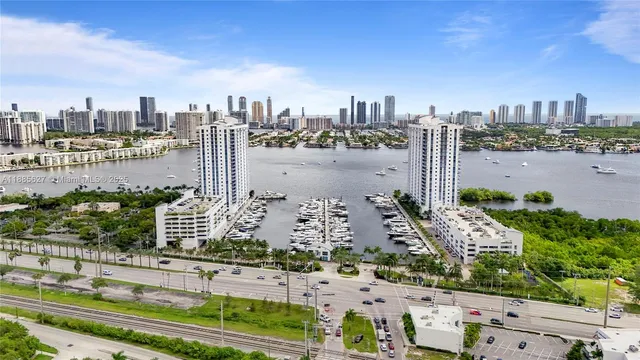 $1,375,000 | 17111 Biscayne Boulevard, Unit 401, North Miami Beach, FL 33160