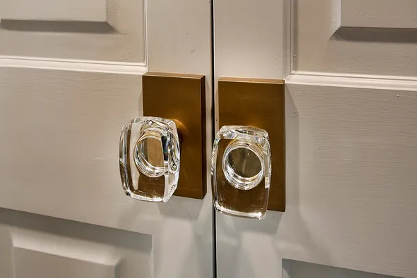 a close view of utility room with washer and dryer