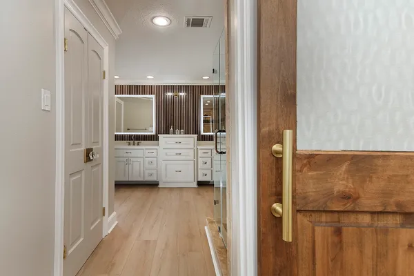 a bathroom with a toilet