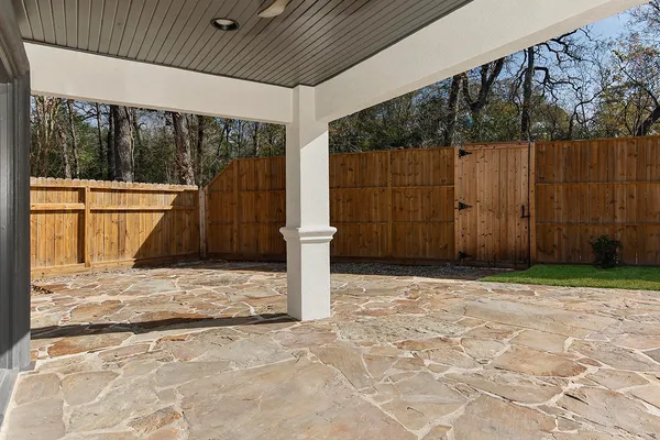 a view of a room with an empty space