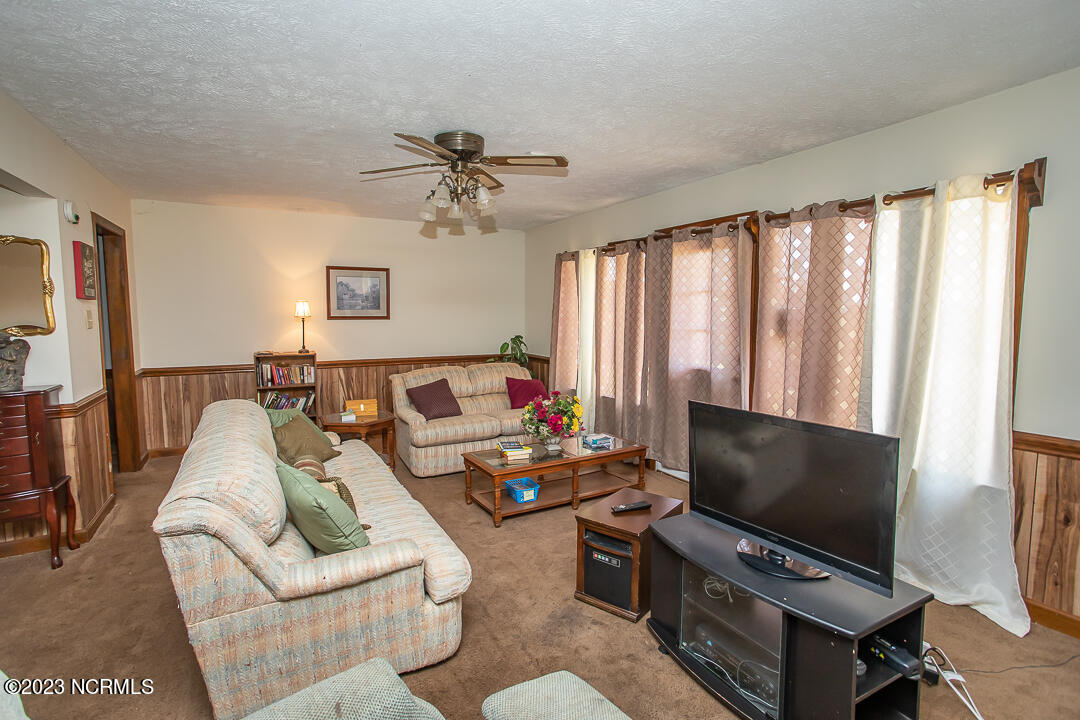 695 Blackwell Road Chadbourn, NC 28431 - Photo 7 of 33 IMG_0011