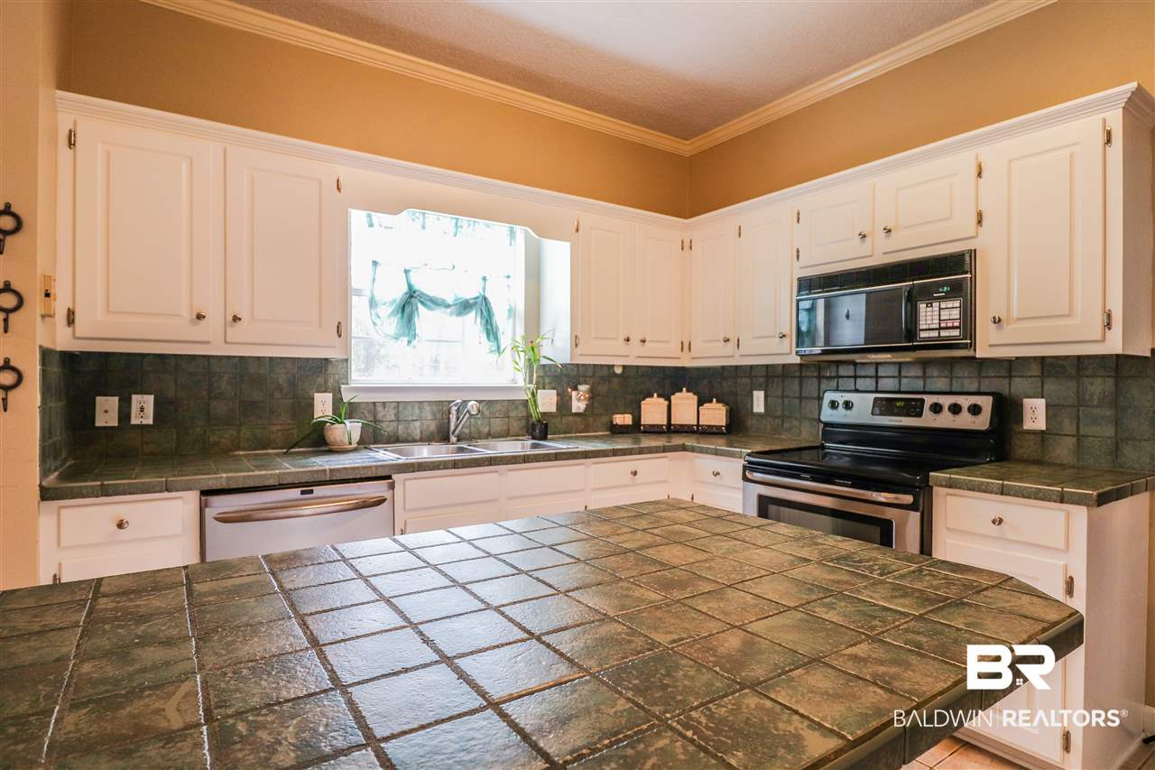 111 Meadowbrook Circle Daphne, AL 36526 - Photo 12 of 42