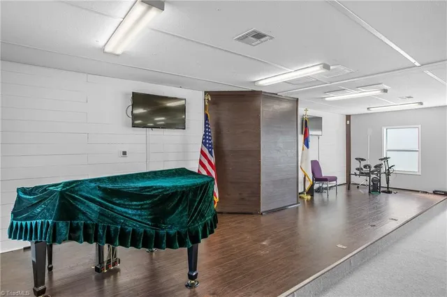 $675,000 | 1255 Mountain View Road, King, NC 27021