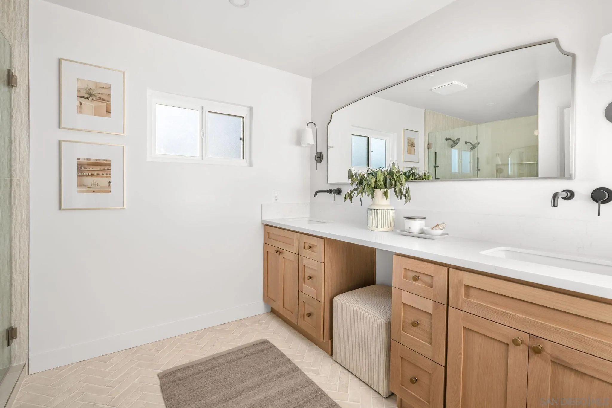 486 Murray Drive El Cajon, CA 92020 - Photo 11 of 22 a spacious bathroom with a sink and a mirror