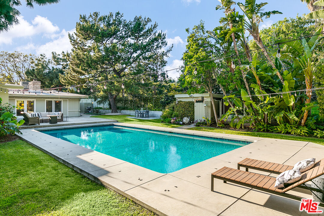 2386 Allen Avenue Altadena, CA 91001 - Photo 33 of 41 a view of a house with pool