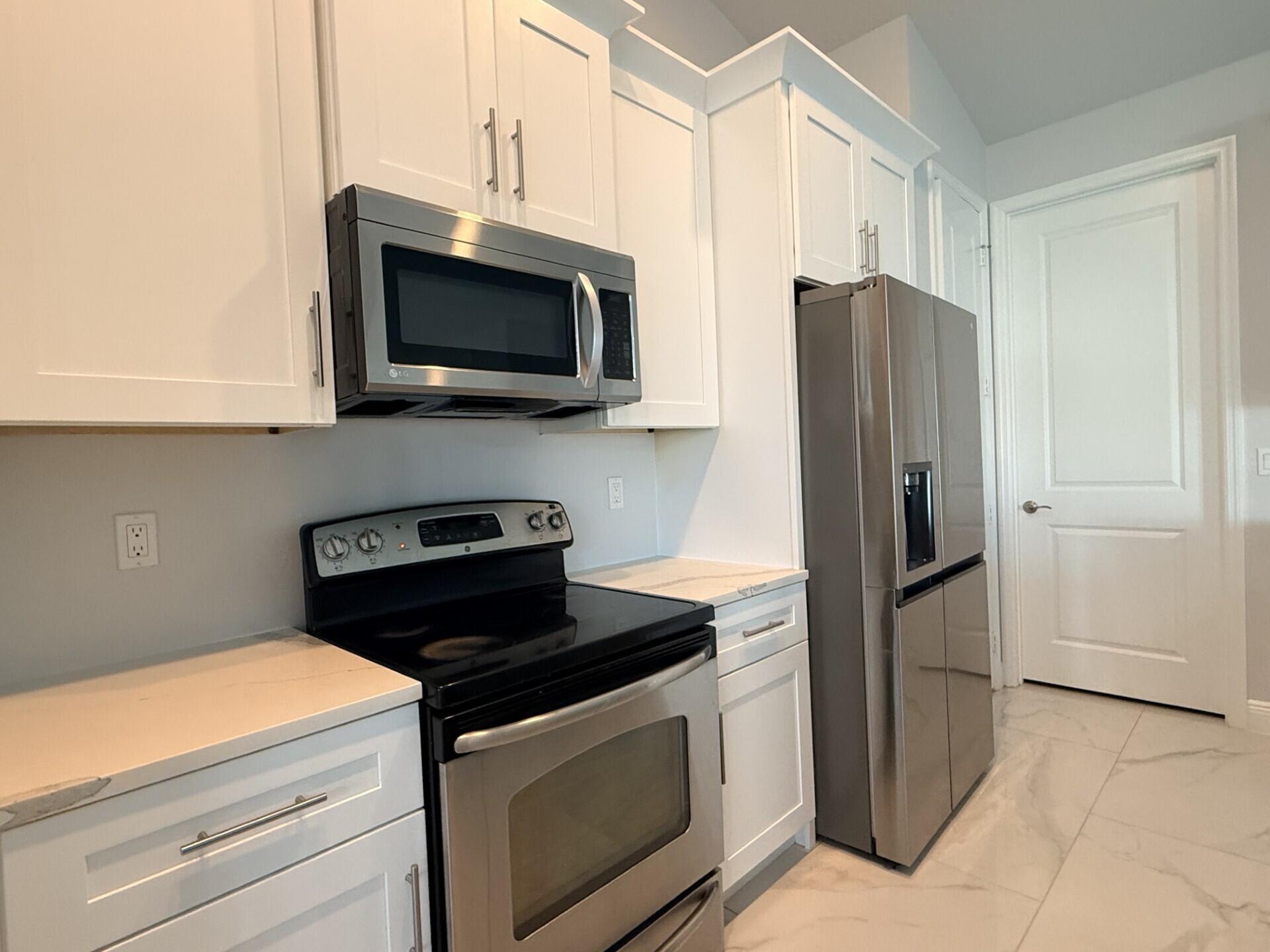 5673 Northwest Whitecap Road Port St. Lucie, FL 34986 - Photo 13 of 31 868f275b-b16a-41d4-9db9-82e7e3f3428f