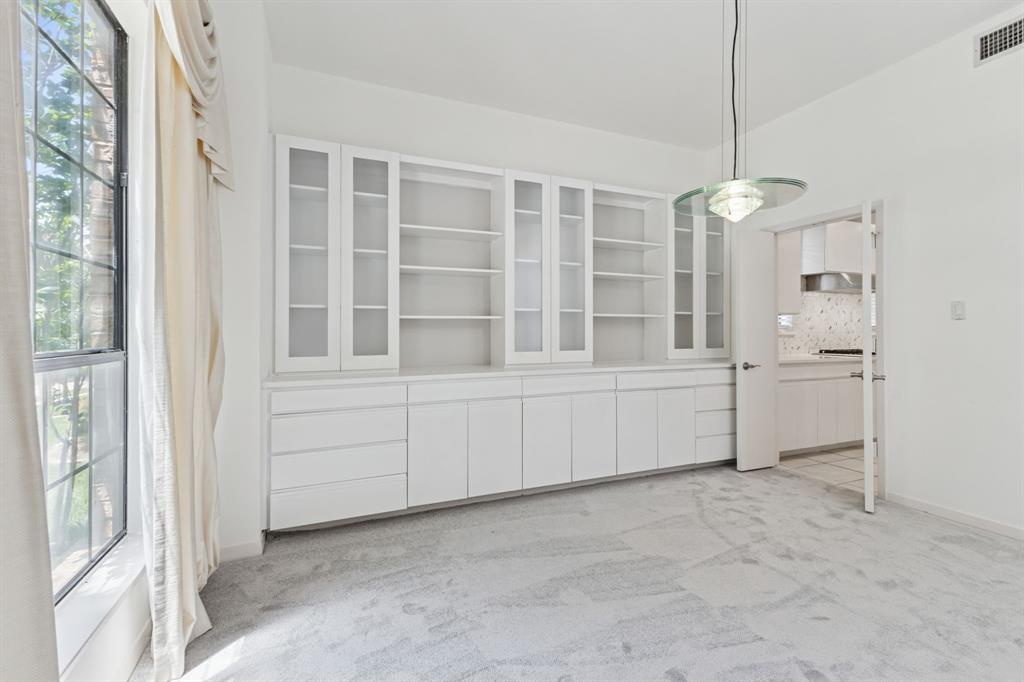 2685 Carnation Drive Richardson, TX 75082 - Photo 9 of 40 a view of a kitchen with a sink
