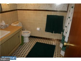 1874 Bertram Road Huntingdon Valley, PA 19006 - Photo 8 of 12