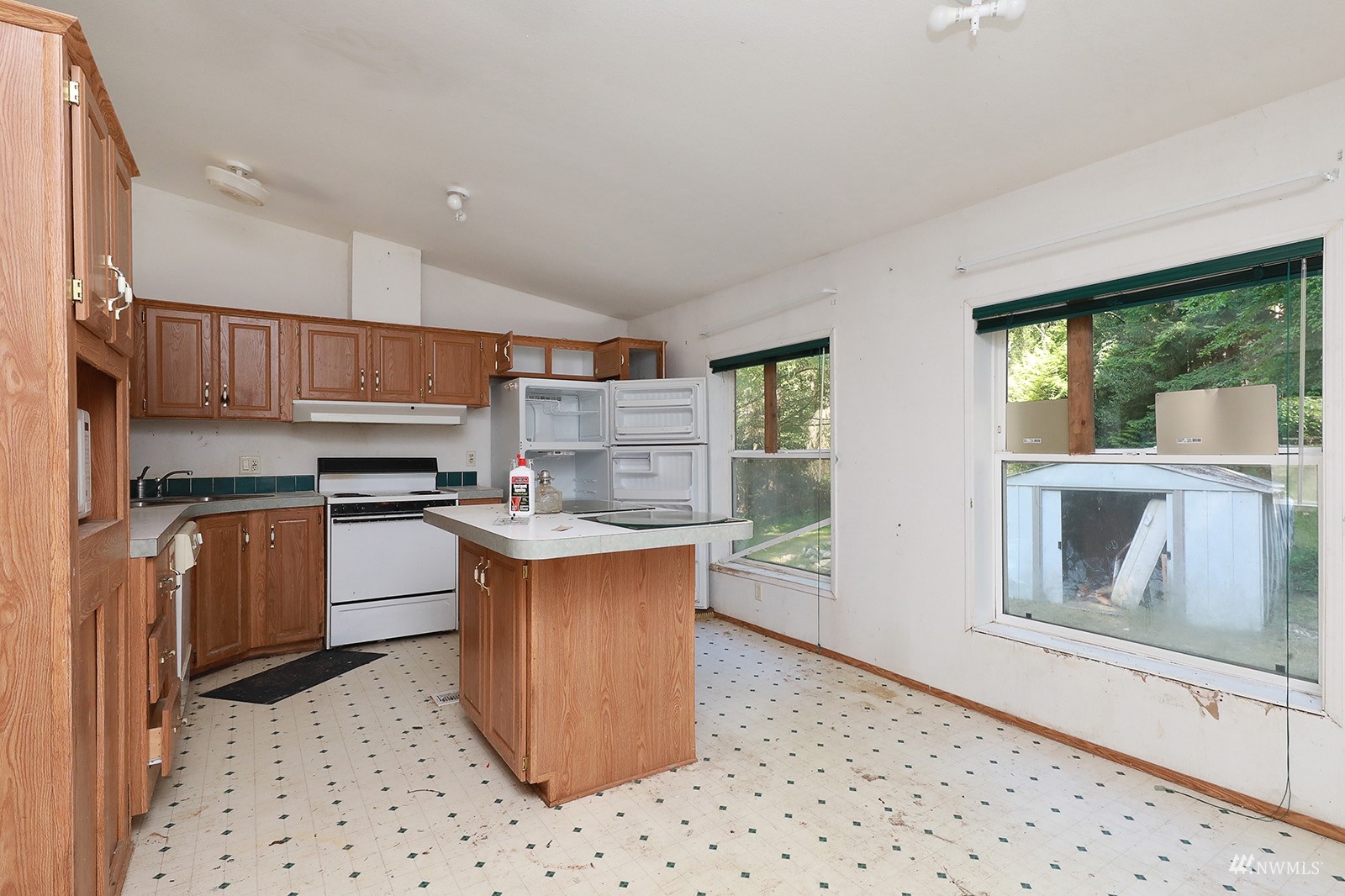 7621 Jewett Road Clinton, WA 98236 - Photo 17 of 27 Gallery Image 17