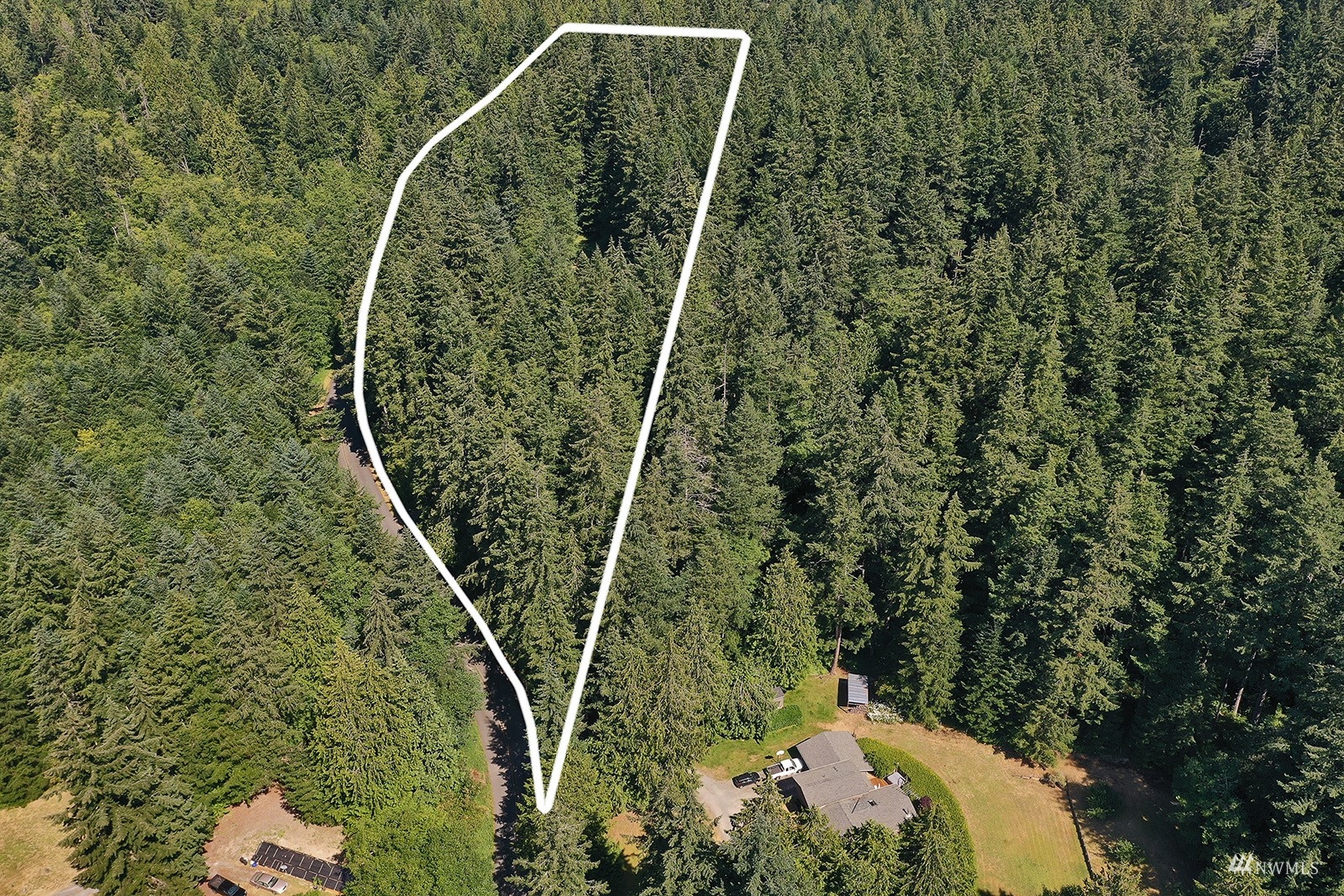 7621 Jewett Road Clinton, WA 98236 - Photo 3 of 27 Gallery Image 3