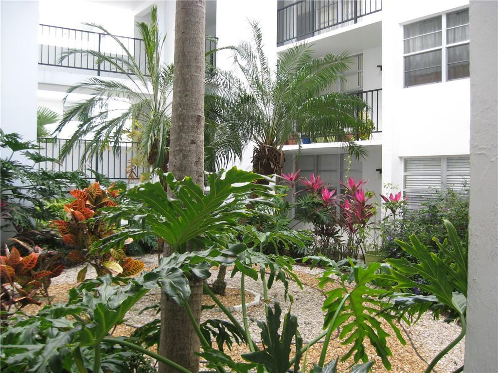 6901 Cypress Road, Unit A14 Plantation, FL 33317 - Photo 3 of 26 Photo 3