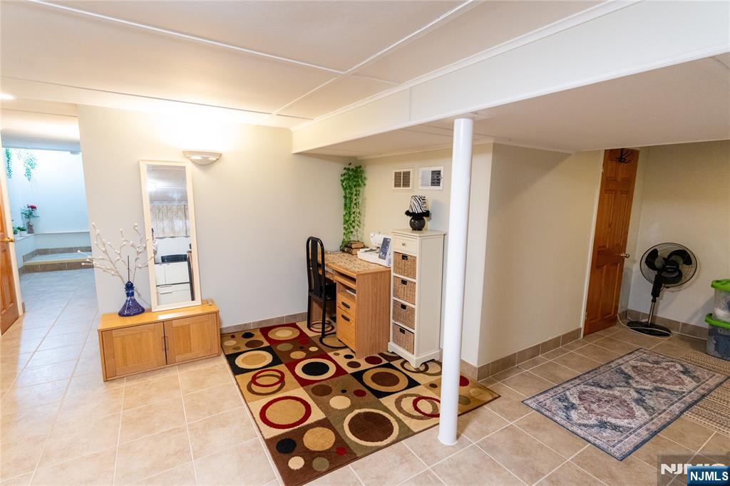 93 Brighton Road Clifton, NJ 07012 - Photo 24 of 32