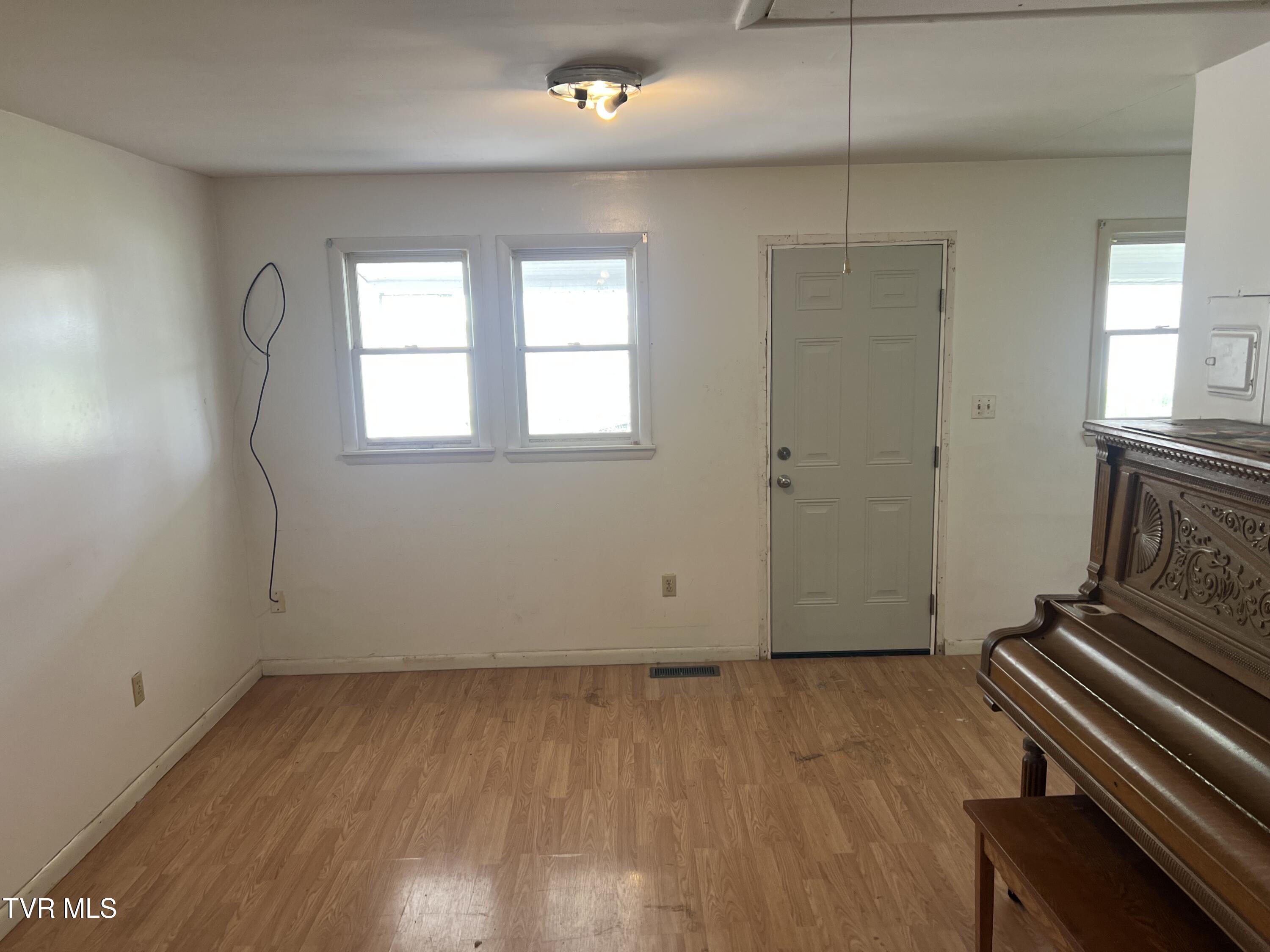 907 Riverside Avenue Kingsport, TN 37660 - Photo 20 of 35 Dining