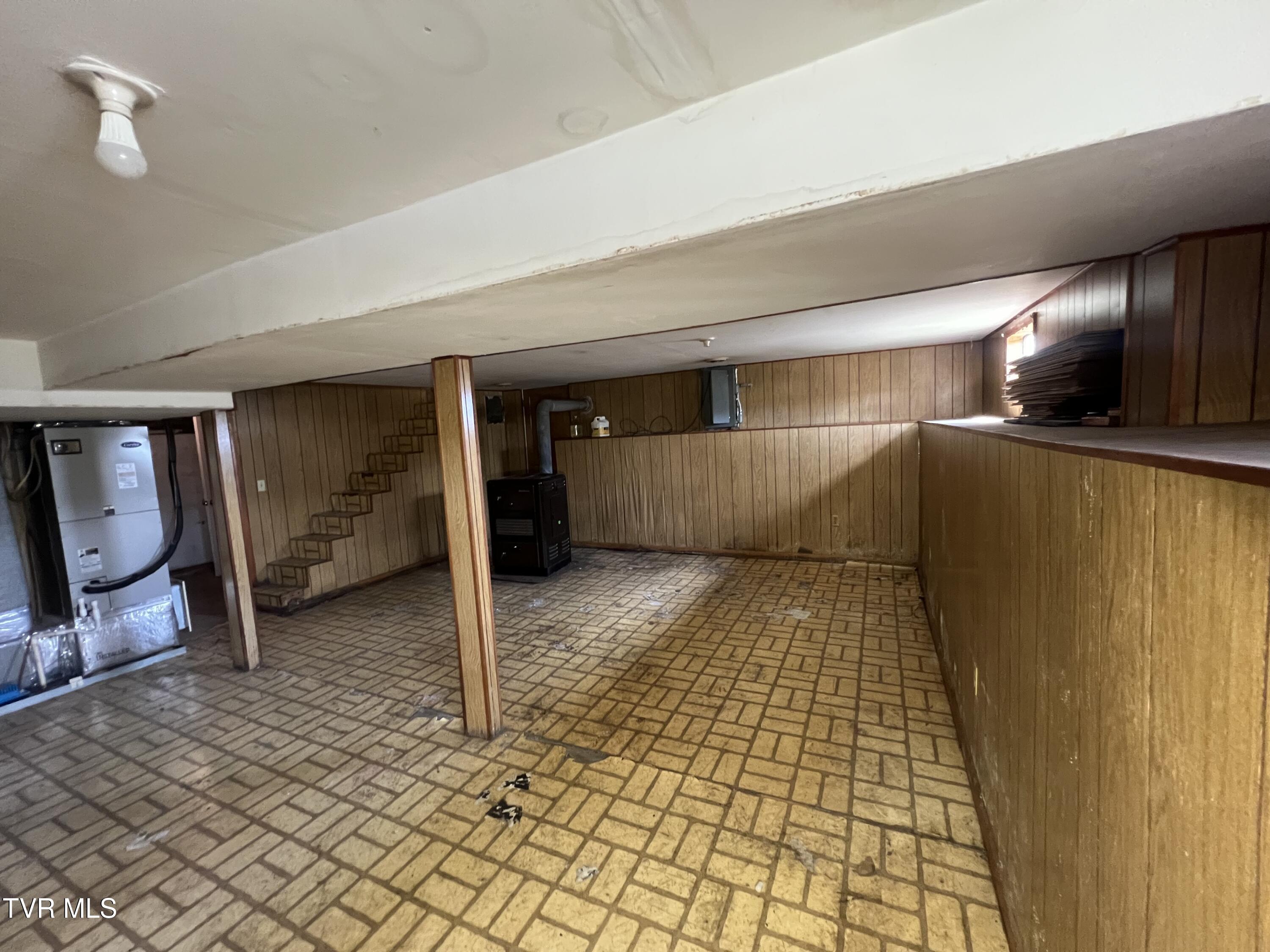 907 Riverside Avenue Kingsport, TN 37660 - Photo 25 of 35 Den View #2